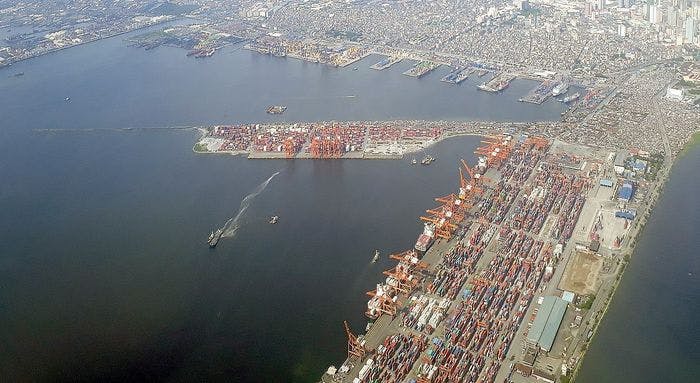 Port of Manila. Photo: Mosbatho / Wikimedia commons