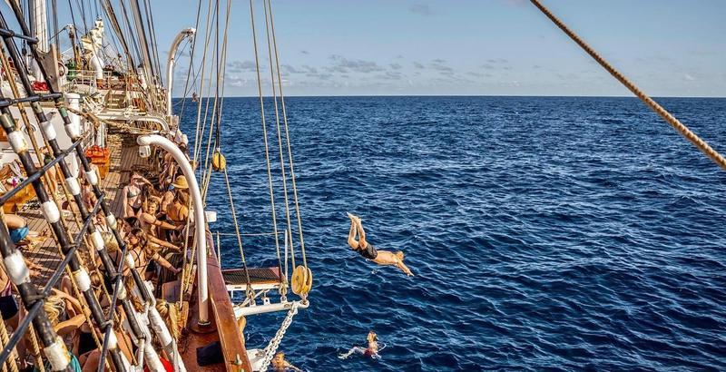 Swimming in the middle of the Pacific Ocean. Photo: Malin Kvamme