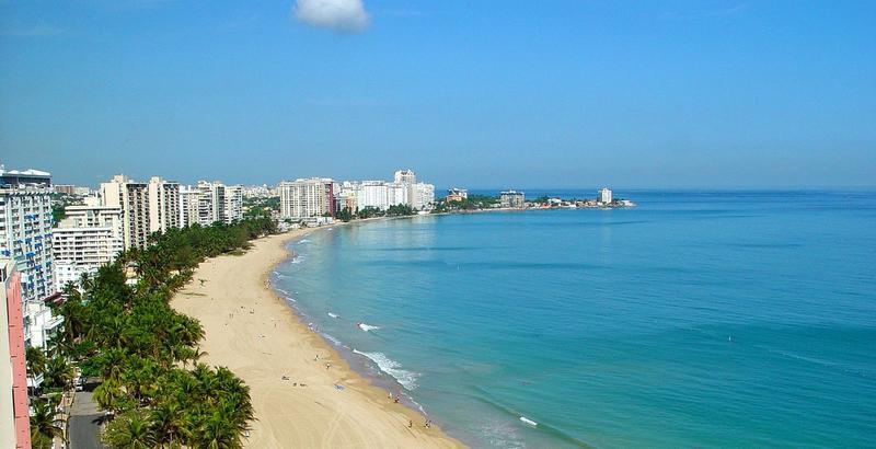 Coral Beach, Isla Verde, Puerto Rico. Photo: BY-SA / Wikimedia commons