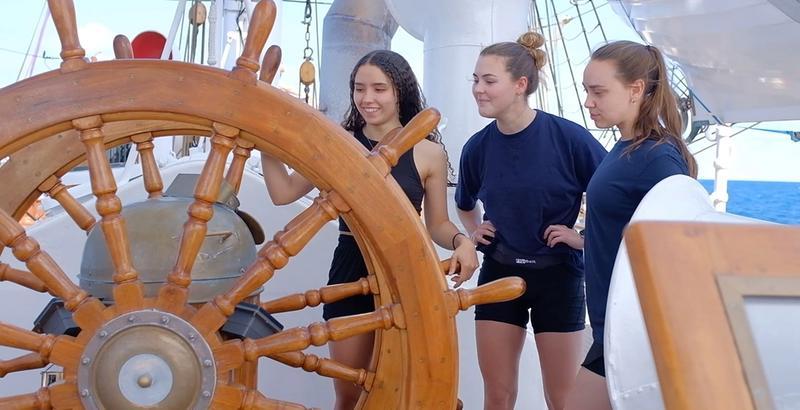 Sonia and fellow cadets at the wheel. Photo: Hanna Thevik