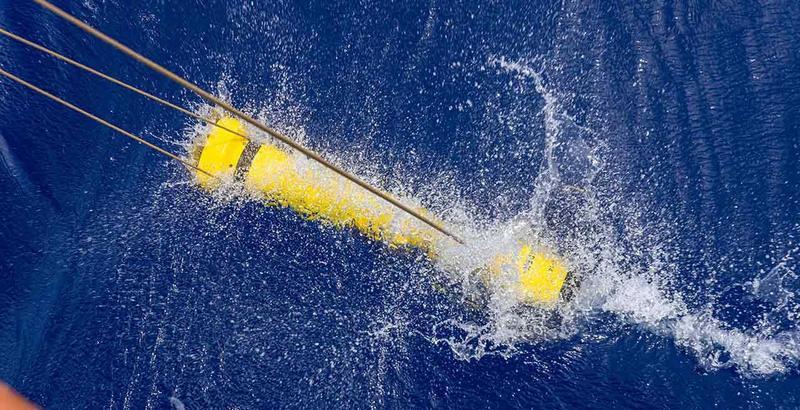 Argo splashing into the sea. Photo: André Marton Pedersen