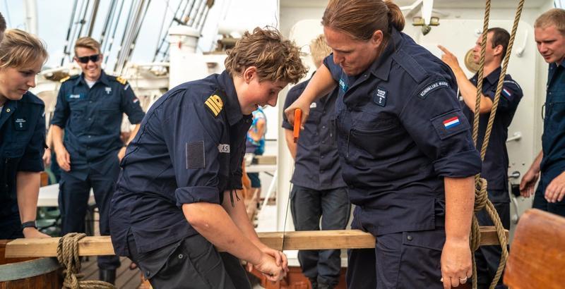 Sawing. Photo: Ingrid Wollberg